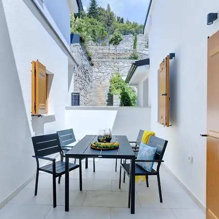 Mare Sano 2 Bedroom #9 With Pool By Irundo *