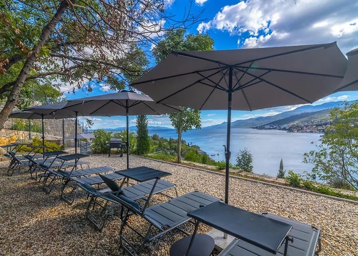 Apartamento Mare Sano 2 Bedroom #9 With Pool By Irundo *